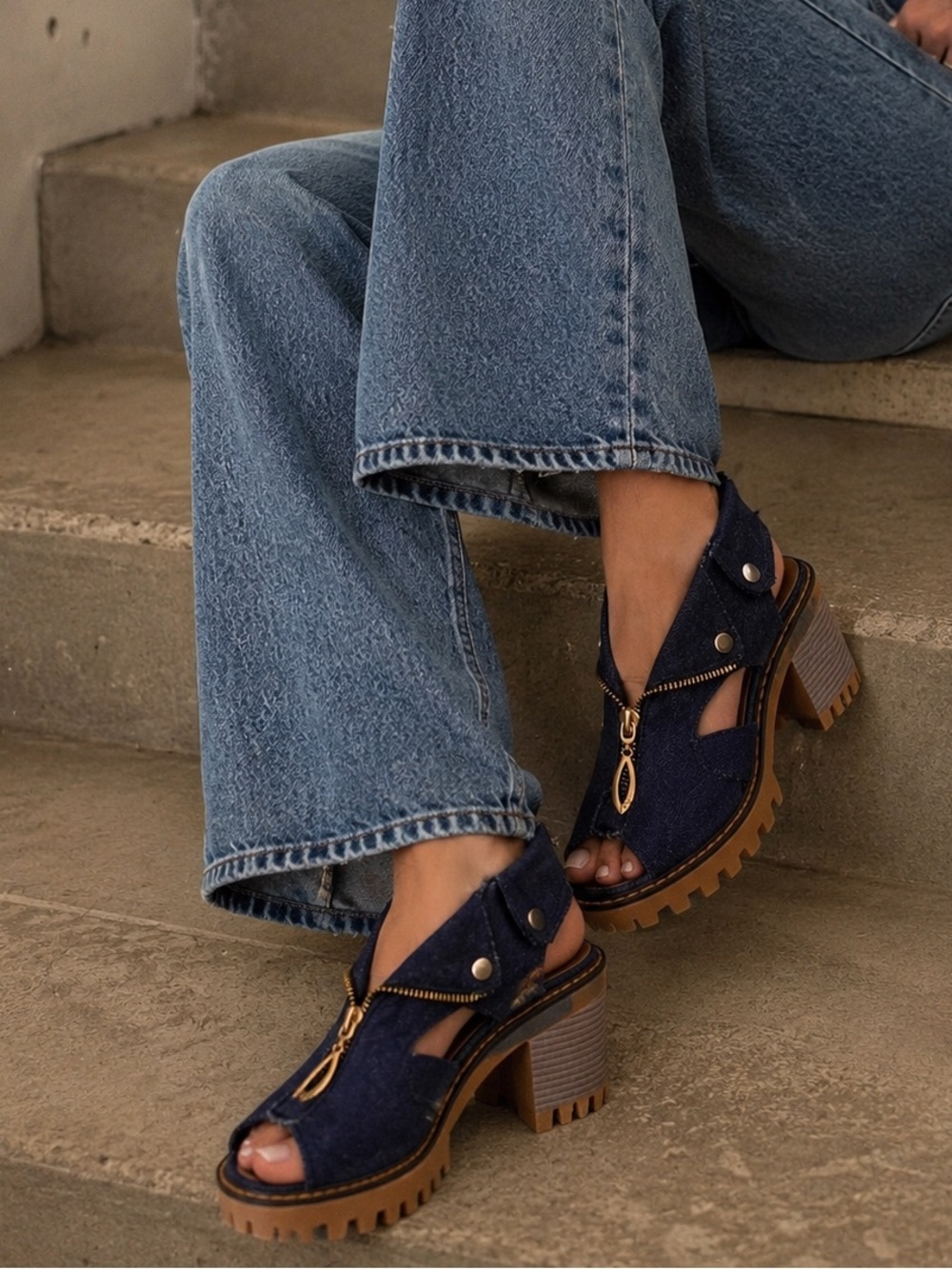 Y2K style Denim Zip Front Chunky Lug Heel Sandals EU 39 US 8 Boho Festival